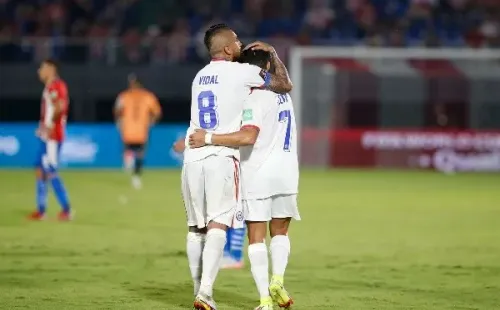 Martín Lasarte confía en lo que puedan hacer Vidal y Sánchez, quienes fueron fundamentales en el triunfo ante Paraguay. Foto: ANFP