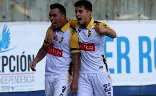 Esteban Paredes fue el gran héroe para Coquimbo Unido. (Foto: Agencia Uno)