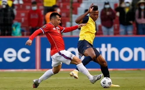 Chile y Ecuador vuelven a enfrentarse en las eliminatorias a Qatar 2022. La vez pasada, en Quito, fue un empate sin goles. Foto: Carlos Parra, ANFP.