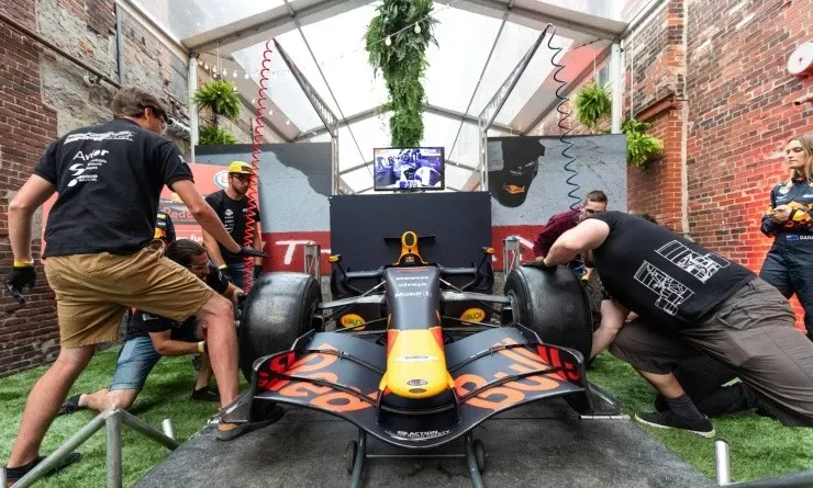 El simulador de Pit Stop de Red Bull recorre Santiago con dos nuevos puntos. | Foto: Red Bull.