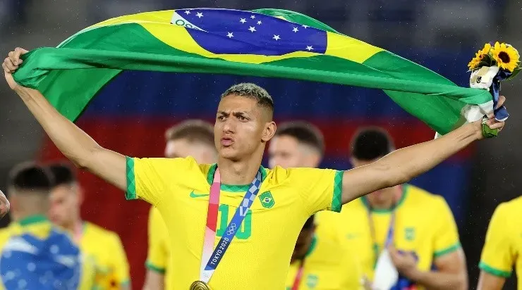 Richarlison vive su propio duelo con los hinchas argentinos, en algo que viene de la Copa América