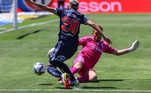 El penal de la polémica en el clásico universitario, donde Roberto Tobar estaba a cargo del VAR