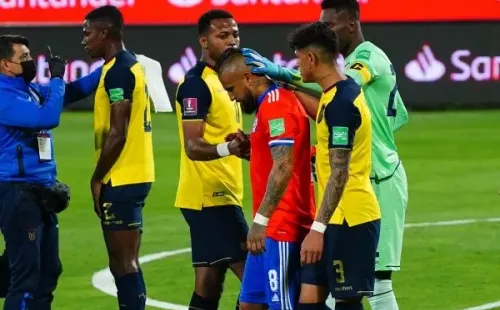Arturo Vidal salió de la cancha al borde de las lágrimas tras ser expulsado por una patada sin querer ante Ecuador. Foto: Guille Salazar, RedGol.
