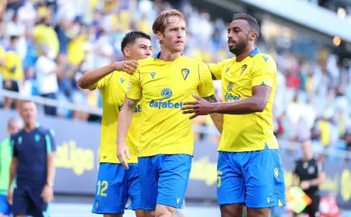 Tomás Alarcón es compañero en el Cádiz de Álex Fernández, quien es pretendido por Manuel Pellegrini para reforzar al Real Betis. (Foto: Getty Images)