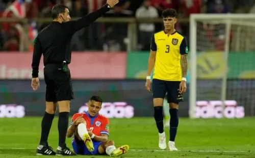 Alexis Sánchez debió ser reemplazado en Chile frente a Ecuador.
