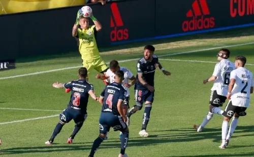 Brayan Cortés abordó su futuro y dijo que le gustaría ir al extranjero, pero antes debe ser campeón con Colo Colo. Foto: Agencia Uno