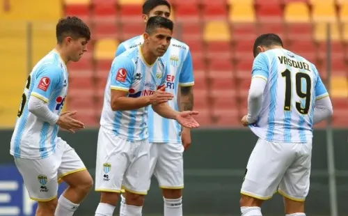 Braulio Leal vistiendo la camiseta de Magallanes en Primera B