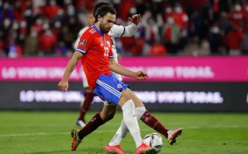 Ben Brereton vistiendo la camiseta de Chile ante Venezuela por Eliminatorias Sudamericanas