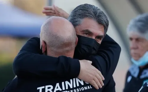 Emiliano Astorga volvió a disparar contra la nueva dirigencia de Santiago Wanderers y reveló que será padre a los 61 años. Foto: Agencia Uno