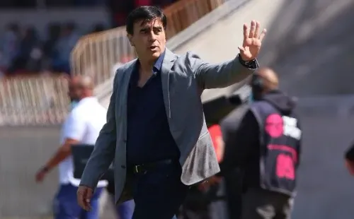 El técnico colocolino fue escrito en la papeleta por un hincha