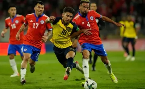 La Roja tuvo un amargo partido ante Ecuador y terminó cayendo por 2-0 en San Carlos de Apoquindo ante la Tricolor. (Foto: Getty Images)