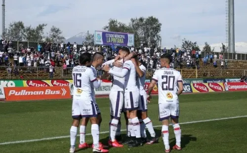 Deportes Melipilla quiere el apoyo de todos sus hinchas en la recta final. Foto: Agencia Uno