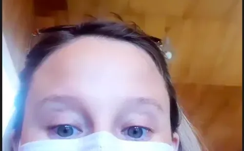 Rosemarie celebra paso a segunda vuelta de su candidato.(5)