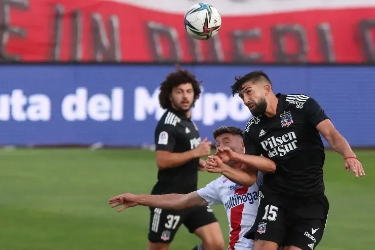 Colo Colo no pudo superar a Curicó en el último encuentro y soltó la punta en exclusiva. Foto: Agencia Uno.