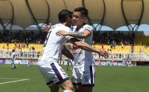 Gonzalo Sosa y Cristián Zavala podrían seguir celebrando juntos, pero con la camiseta de Colo Colo. Foto: Agencia Uno