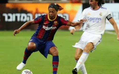 Ronaldinho fue pura magia en su época profesional y la sigue demostrando en los partidos de seniors (Getty Images)