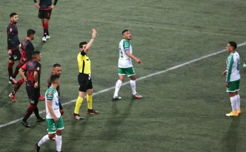La expulsión de Jorge Orellana complicó todo para Puerto Montt. (Foto: Agencia Uno)