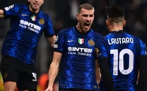 Un doblete de Edin Dzeko le dio el triunfo y el paso a octavos de final de Champions League al Inter de Milán. Foto: Inter