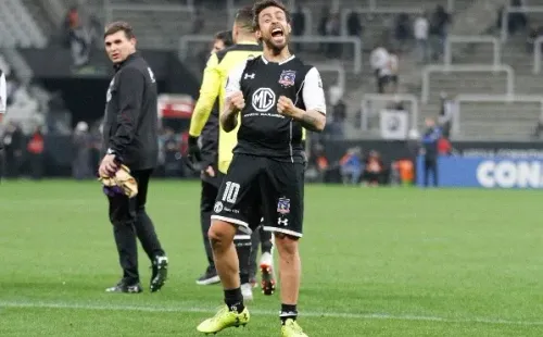 Jorge Valdivia se unió a los festejos por los cero contactos estrechos en Colo Colo. Foto: Agencia Uno