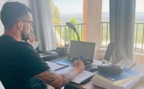 Ronald de la Fuente congenia el fútbol con los estudios