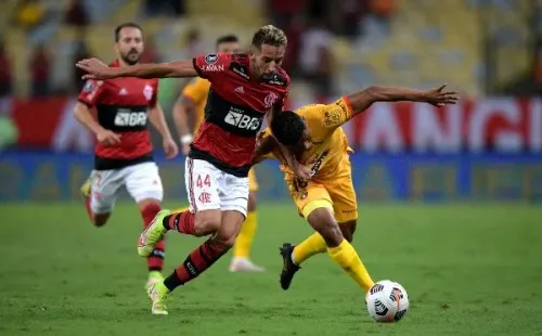 Mauricio Isla luce como titular ante Palmeiras. (Foto: Getty Images)