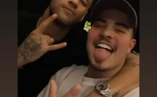 Lesionado y todo, Neymar asistió a una fiesta con el cantante brasileño Jottape, quien andaba de paseo por París. (Foto: captura)