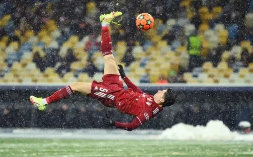 El polaco marcó 64 goles en el año natural, por lo que se adjudicó el premio Striker of the Year.