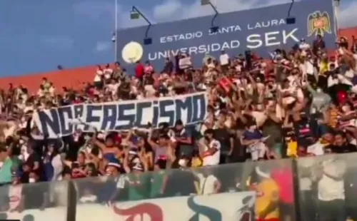 El lienzo contra el fascismo de los hinchas de Deportes Melipilla. Foto: Instagram