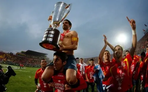 Gonzalo Villagra la dice adiós al fútbol en Unión Española