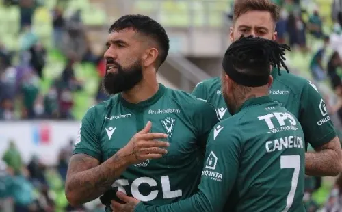 Ronnie Fernández es uno de los nombres que le gustan a Gustavo Quinteros para el ataque de Colo Colo. Foto: Agencia Uno