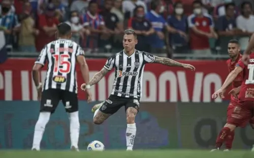 Eduardo Vargas defendiendo a al conjunto Galo en el Arena Fonte Nova. (Foto: Atlético Mineiro)
