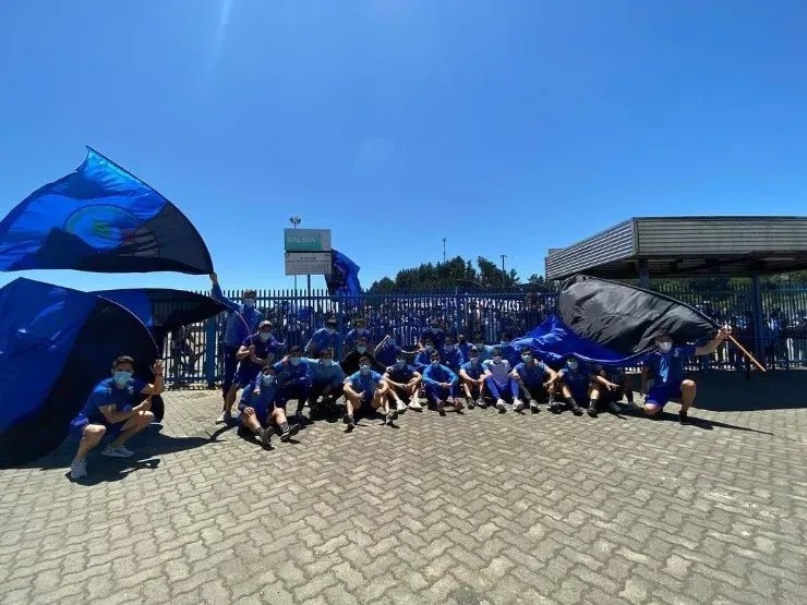 El plantel recibió apoyo de los hinchas previo a la última fecha.(FOTO: Huachipato)