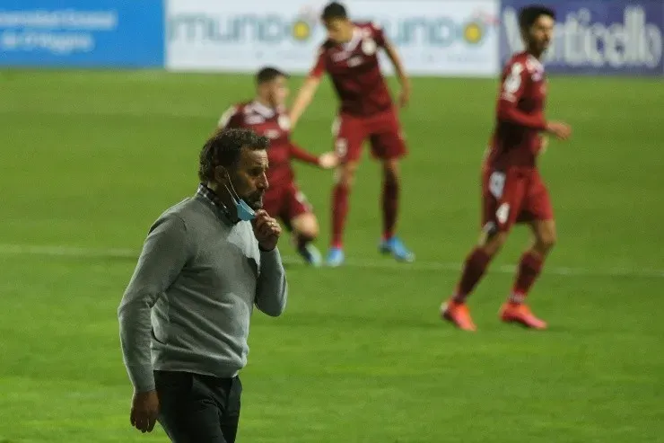 Miguel Ponce tuvo una irregular campaña con Deportes La Serena y ahora tendrá una nueva oportunidad dirigiendo a Jorge Wilstermann en su tercer paso por Bolivia. (Foto: Agencia UNO)