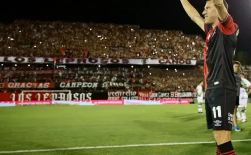 Maxi Rodríguez se despidió ante la hinchada de Newell’s. (Foto: Newell’s)