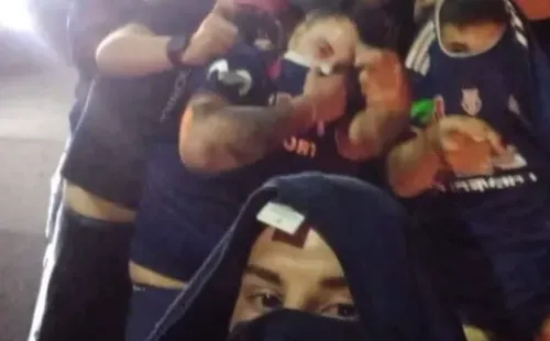 Los hinchas azules se tomaron fotos con los celulares robados.