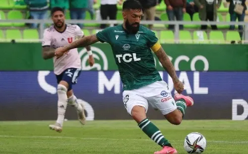 Ronnie Fernández no terminó jugando en la temporada con Wanderers luego de ser borrado por la dirigencia