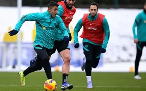 Alexis Sánchez en la práctica del Inter en la previa del partido contra Cagliari.