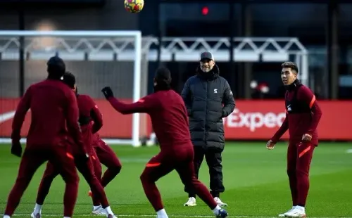 Jürgen Klopp y Liverpool reciben al Aston Villa de Steven Gerrard este sábado.
