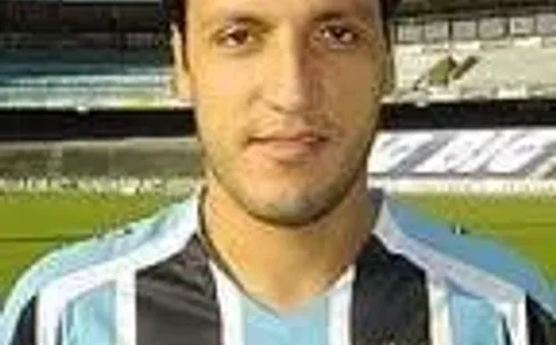 Alejandro Escalona coincidió con Beausejour en Gremio en segunda división y luego sería campeón del Gaucho