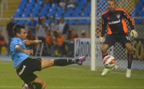 El año 2013 el Napoli mandó a Eduardo Vargas a préstamo a Gremio