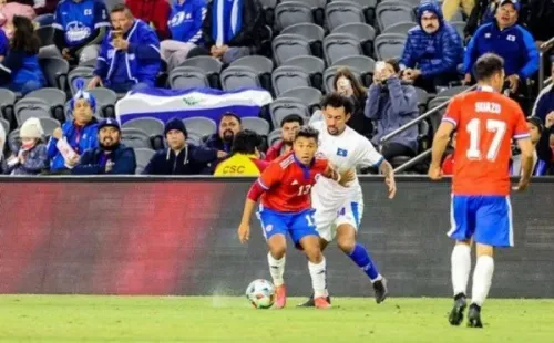 Marcelo Allende hizo su debut con la camiseta de la selección chilena adulta ante El Salvador en Estados Unidos. (Foto: Captura)