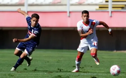 Curicó Unido quiere que se solucione rápido la denuncia contra Melipilla. El partido de Promoción se aplazó y podría dejarlo sin varias de sus figuras actuales. Foto: Agencia Uno