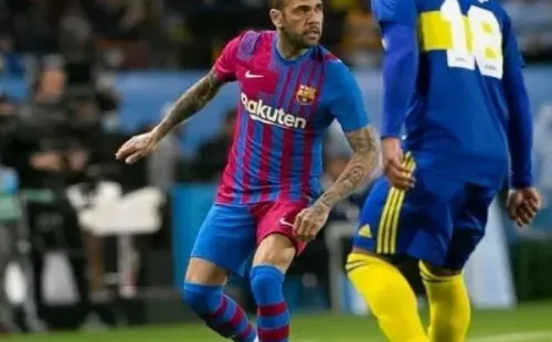 Dani Alves hizo su redebut con la camiseta de Barcelona ante Boca Juniors por la Copa Maradona