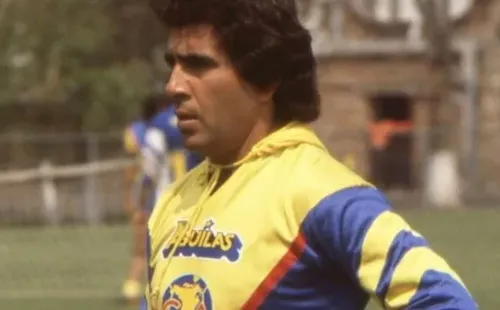 Carlos Reinoso es considerado por la afición como el máximo ídolo de Club América