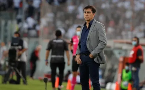 Gustavo Quinteros ha sufrido con la contratación de un centrodelantero desde su llegada a Colo Colo. (Foto: Agencia UNO)