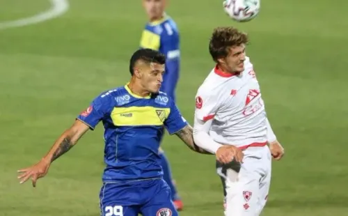 Manuel López se hace notar con su gran presencia física. (Foto: Agencia Uno)