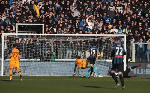 Abraham arrasó con el Atalanta y se matriculó con un doblete.