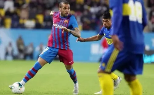 Dani Alves ya tuvo su redebut con el Barcelona en el amistoso ante Boca Juniors. Ahora va por el regreso oficial a las canchas en España. Foto: Barcelona