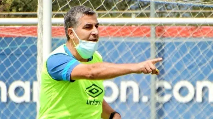 Santiago Escobar entrenador colombiano de Universidad de Chile