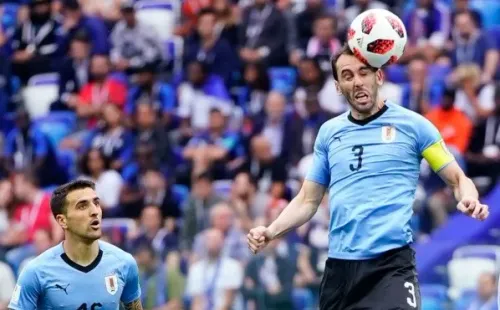 Diego Godín se acerca al Betis de Manuel Pellegrini y Claudio Bravo. Foto: Agencia Uno